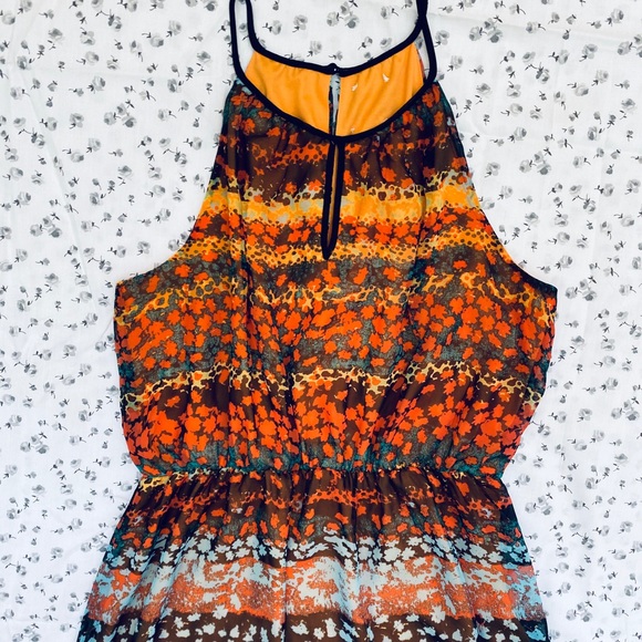 ❌ SOLD ❌ Summer Dress - Picture 2 of 5